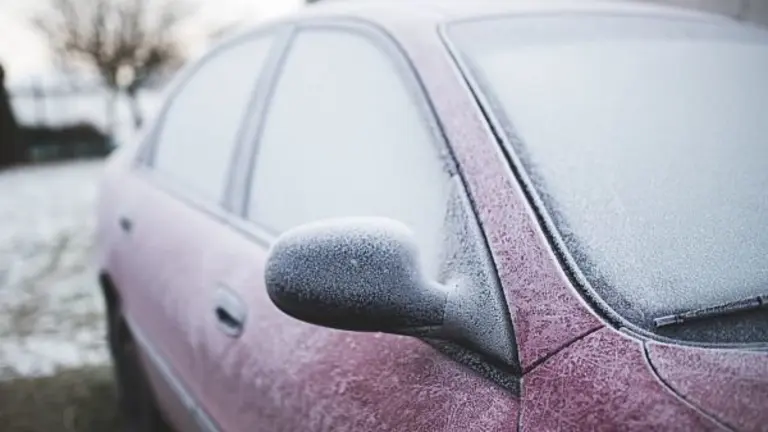 Las-heladas-de-invierno-son-el-peor-enemigo-de-tu-coche-1536x1024_opt