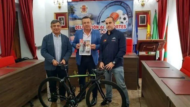 Fotos Rueda Prensa Vuelta Andaluc&iacute;a Izn&aacute;jar (3)_opt
