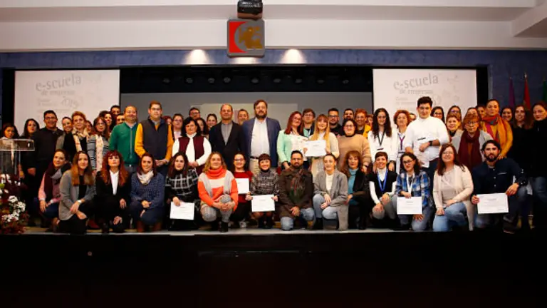 fotoentregacertificadosprogramaescuelasdeempresas02_opt