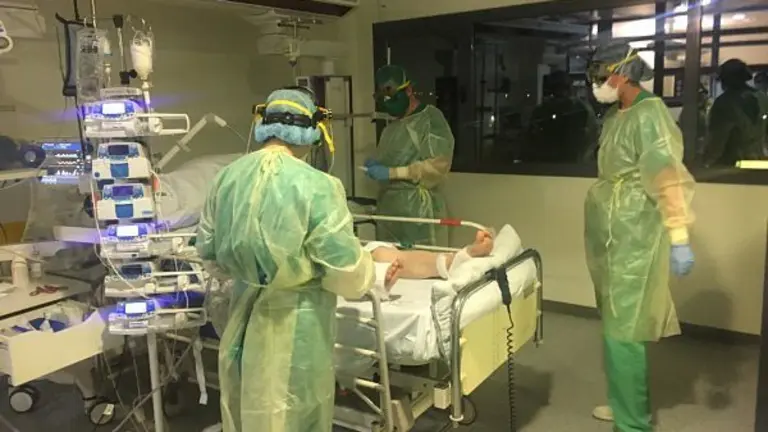 Los profesionales de UCI han protocolizado la atenci&oacute;n a los pacientes con COVID19_opt