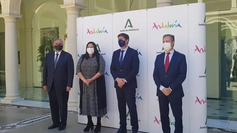 FOTO_Firma-convenio-Patronato-de-Turismo-y-Turismo-de-Andalucia_06_opt