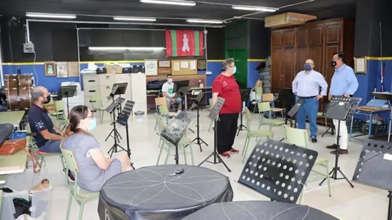 Presentacion-Escuela-Musica-Campus-Verano-y-Robotica-2-scaled_opt