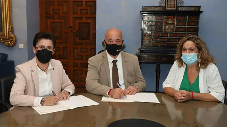 FOTO_Firma-convenio-Fuente-Tojar_01-scaled_opt