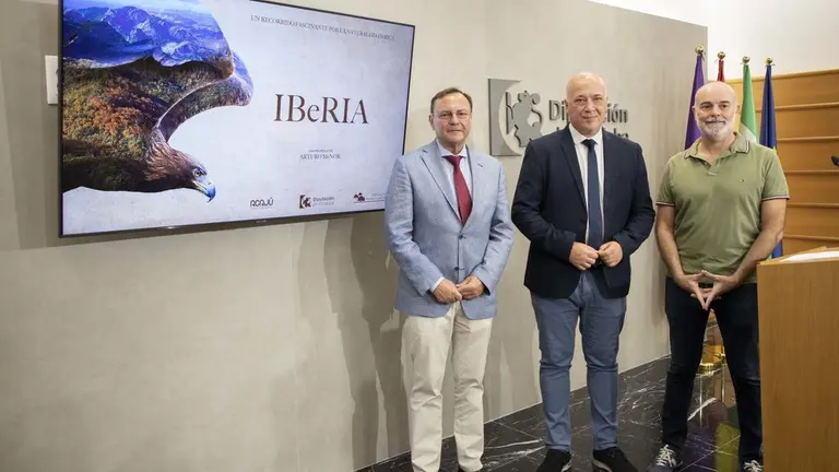 FOTO_Presentacion-de-la-pelicula-&lsquo;Iberia-Naturaleza-Salvaje-de-Arturo-Menor_02-scaled