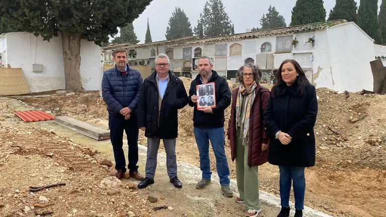 FOTO-Visita-Trabajos-Exhumacion-Puente-Genil-2